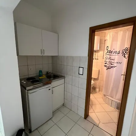 Ksenia Guesthouse Apartments And Studios Budva Exterior photo