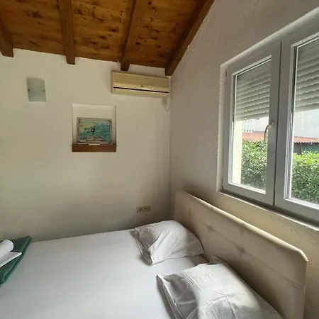 Ksenia Guesthouse Apartments And Studios Budva Exterior photo
